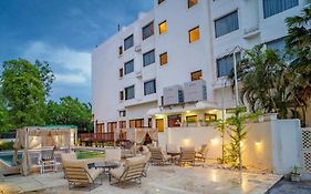 Golden Tulip Udaipur